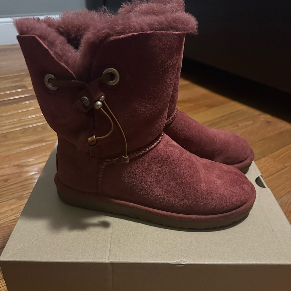 Ugg Maia Red Clay Size 7. Good Condition! Comes With Box. Smoke/Pet Free Home. View 2